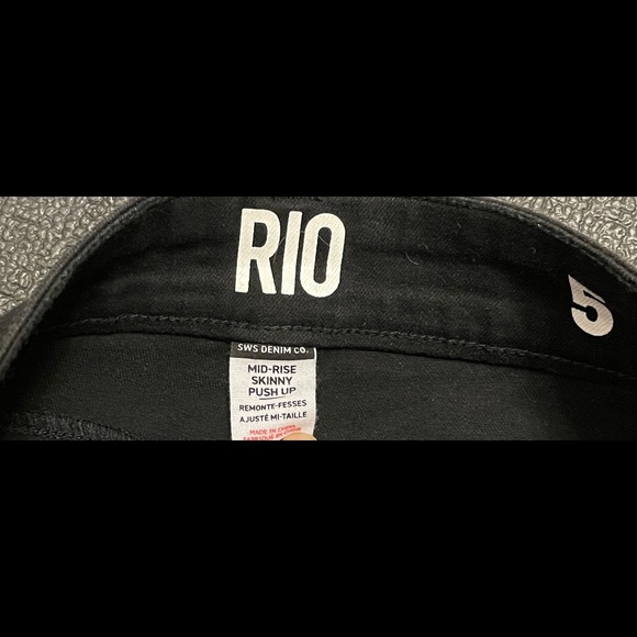 Woman’s size 5 black jeans - Picture 4 of 6